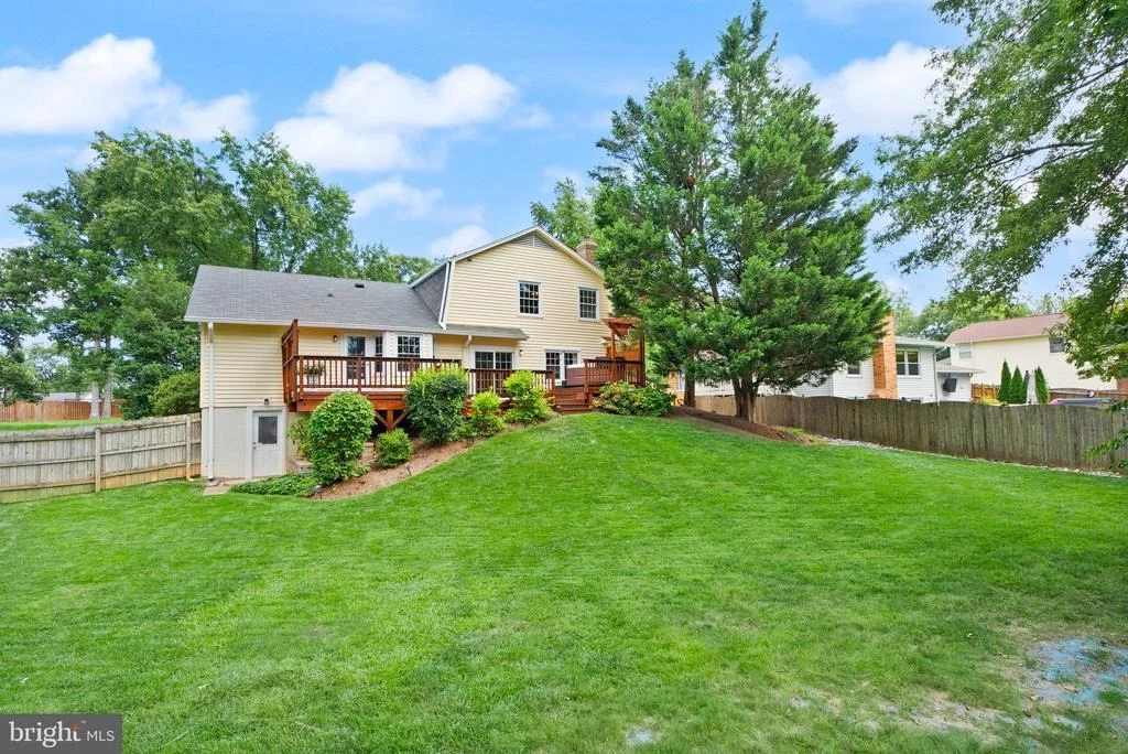 Photo of 8906 TAILCOAT COURT