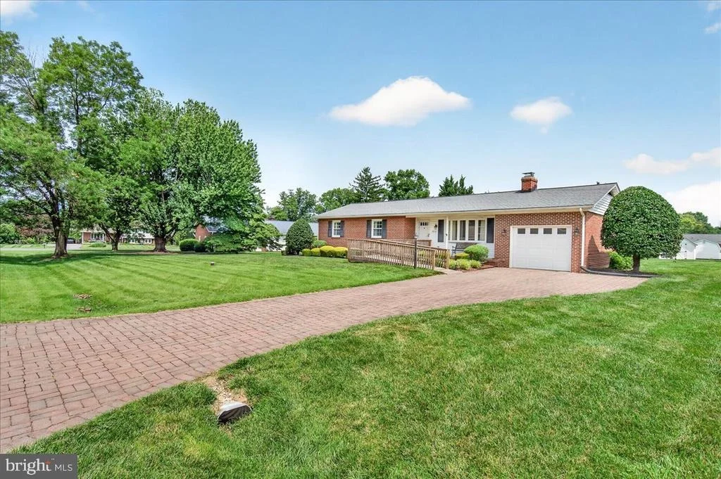 Photo of 7910 EDGEWOOD FARM ROAD