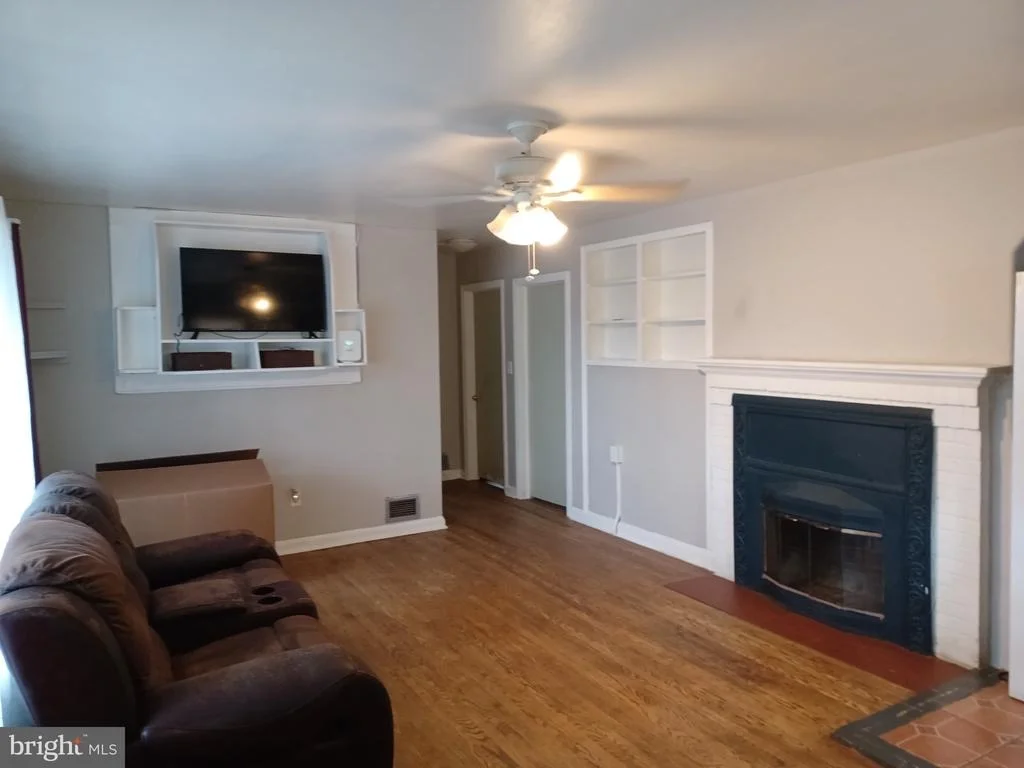Photo of 9723 BRADDOCK ROAD