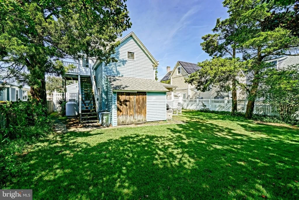 Photo of 18 DELAWARE AVENUE