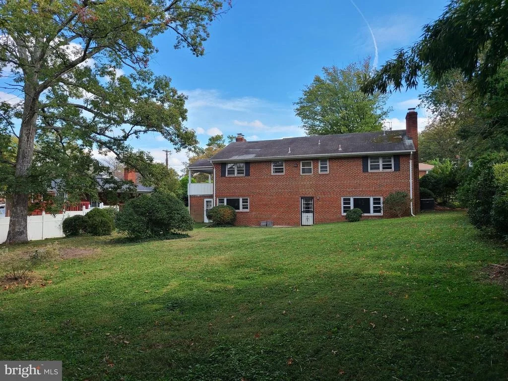 Photo of 1904 FOREST DALE DRIVE