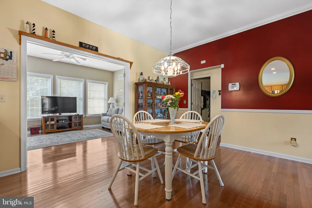 Photo of 33 SIOUX DRIVE
