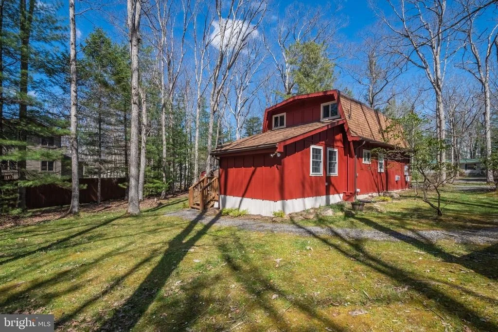 Photo of 245 OAK WAY ROAD