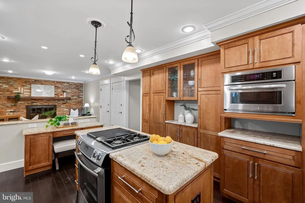 Photo of 427 YORKSHIRE DRIVE