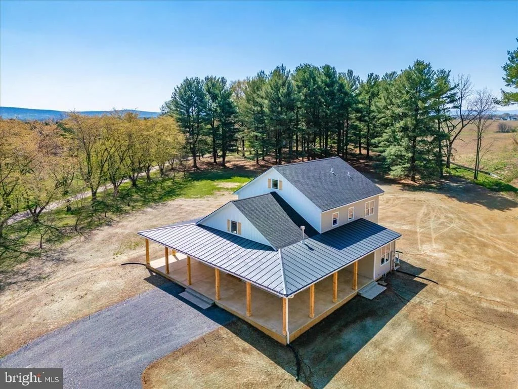 Photo of 460 SHADE TREE LANE