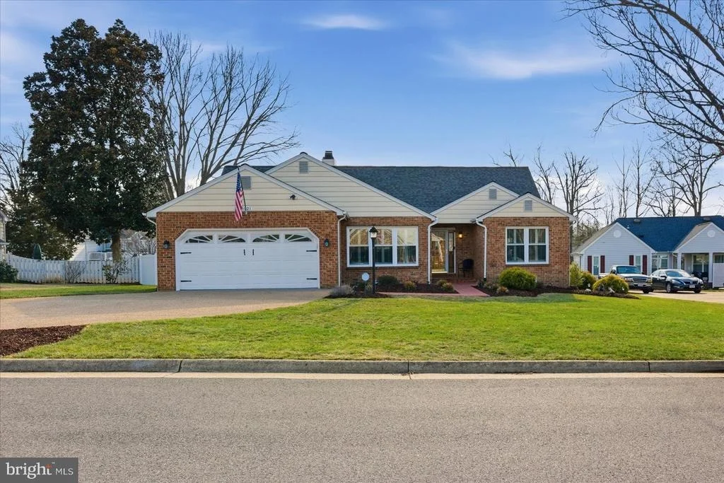 Photo of 1021 RIDGEMERE LANE