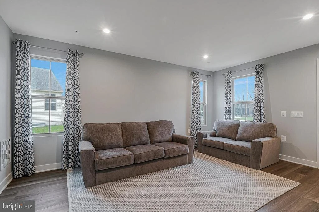 Photo of 14380 LONGHOUSE LOOP