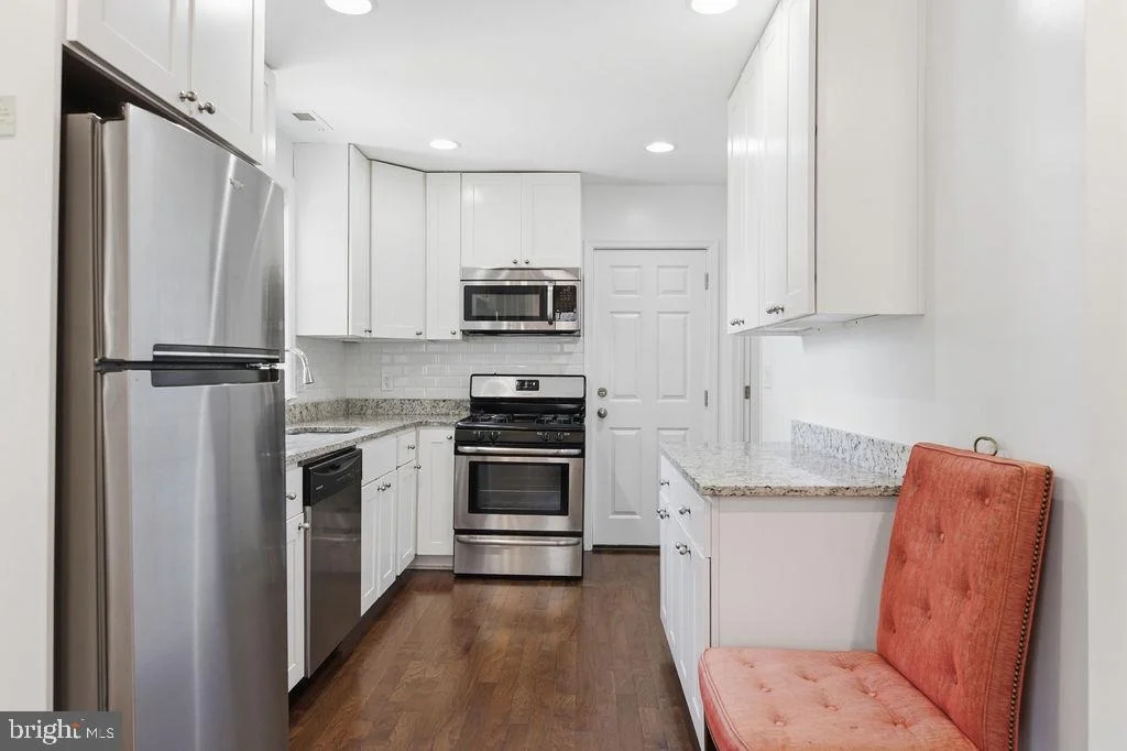 Photo of 6717 MARIANNE DRIVE
