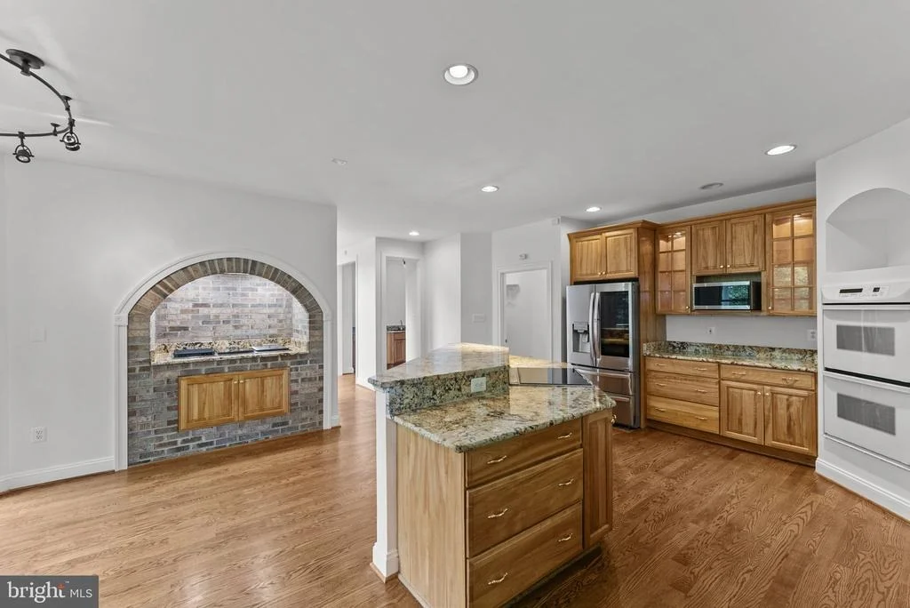 Photo of 17951 STONELEIGH DRIVE