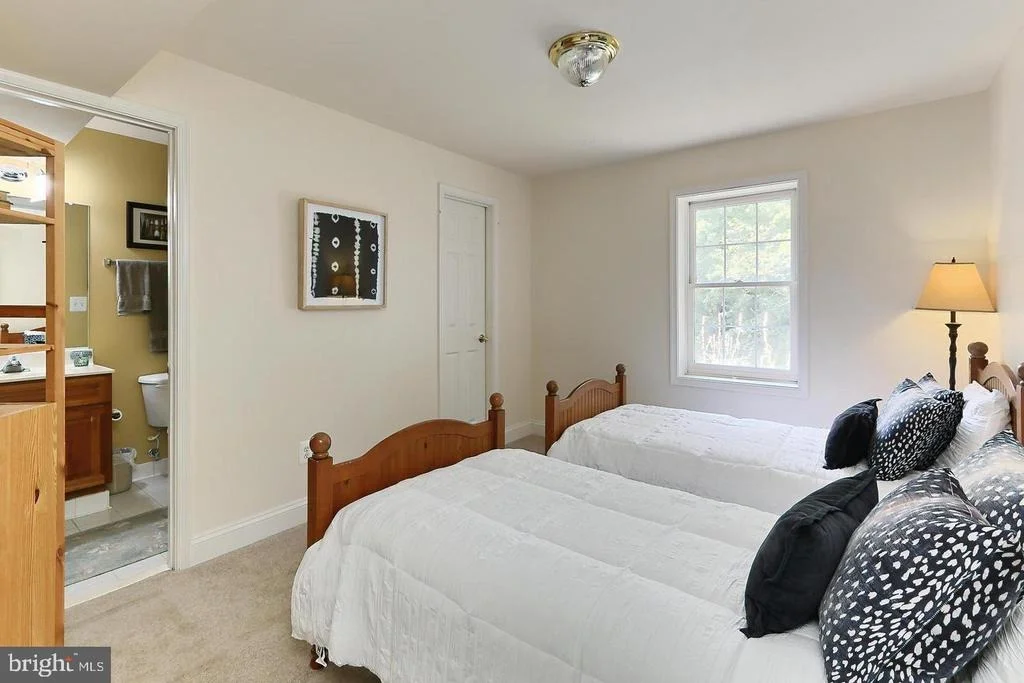 Photo of 5749 YEWING WAY