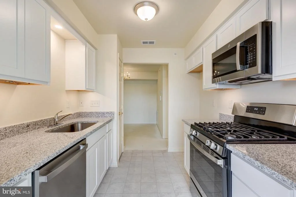 Photo of Unit 2D at 820 WEMBLEY DRIVE