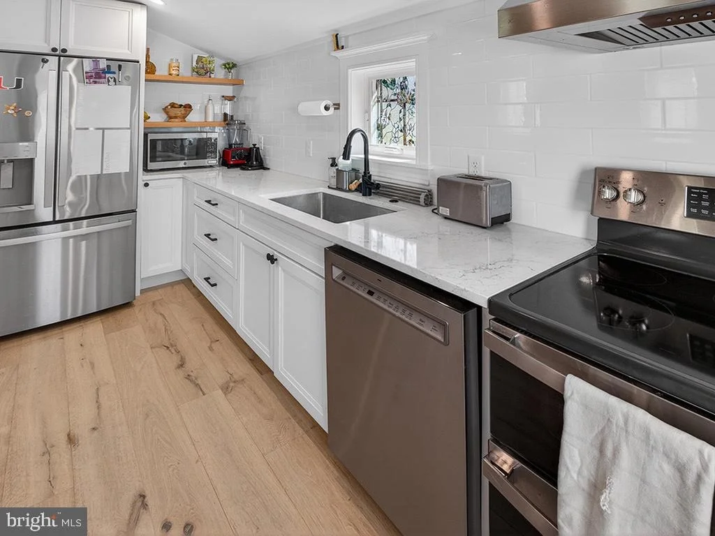 Photo of 412 KINGS HIGHWAY