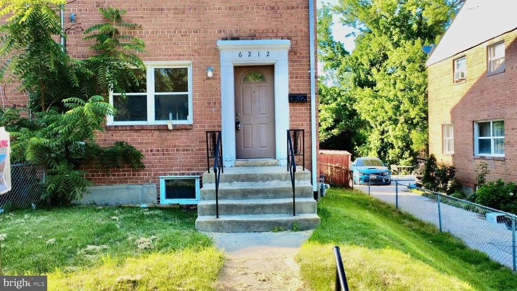 Photo of 6212 CARTERS LANE