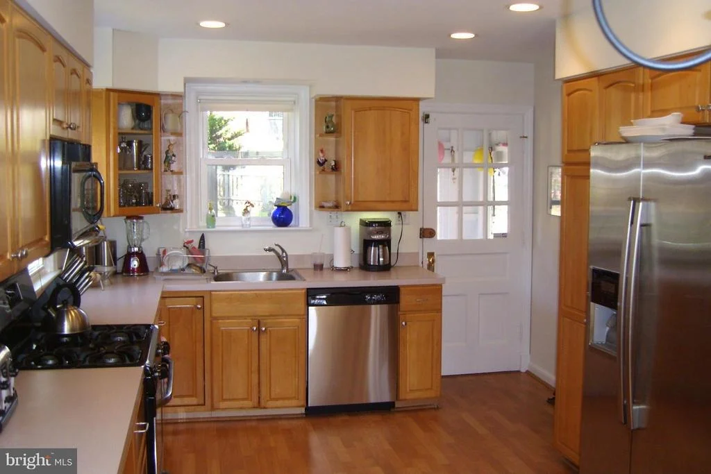 Photo of 221 WILLIAMSBURG DRIVE