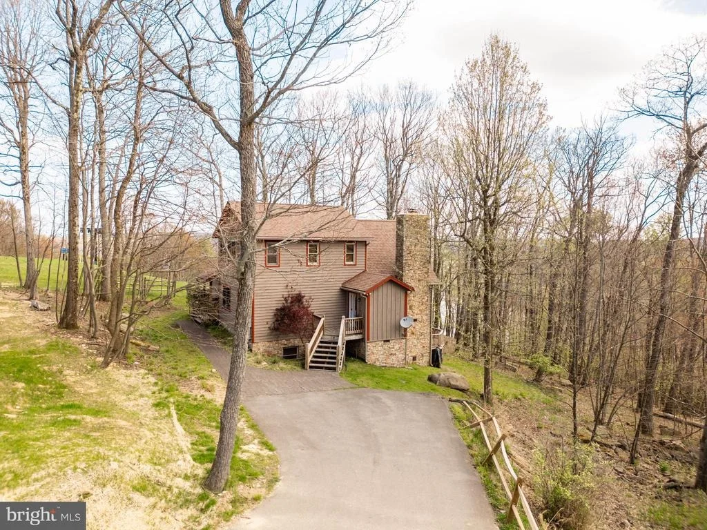 Photo of 206 HIGHLINE DRIVE