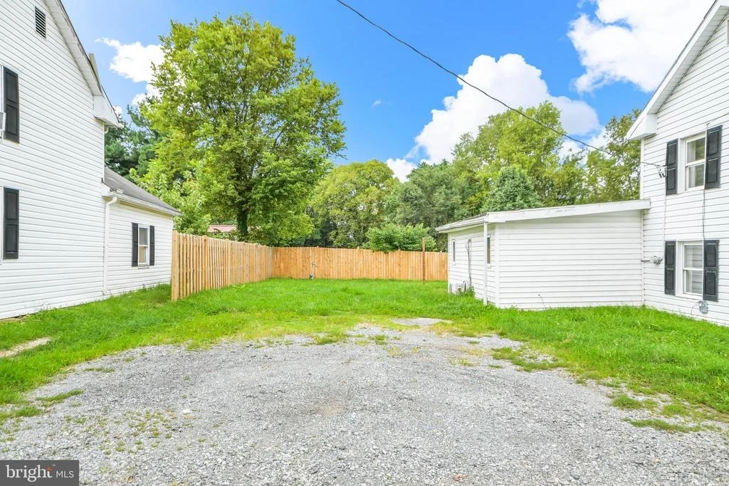 Photo of 18003 DAVIS LANE