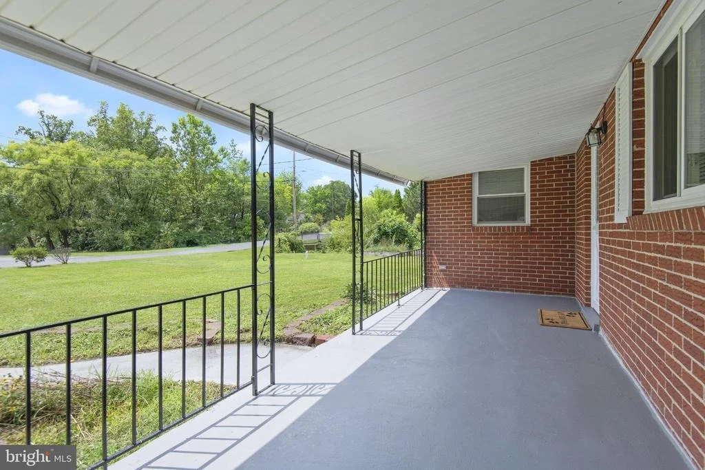 Photo of 1404 SPRING AVENUE