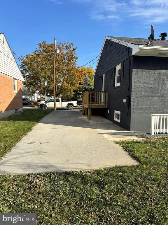 Photo of 105 CHRISTOPHER DRIVE