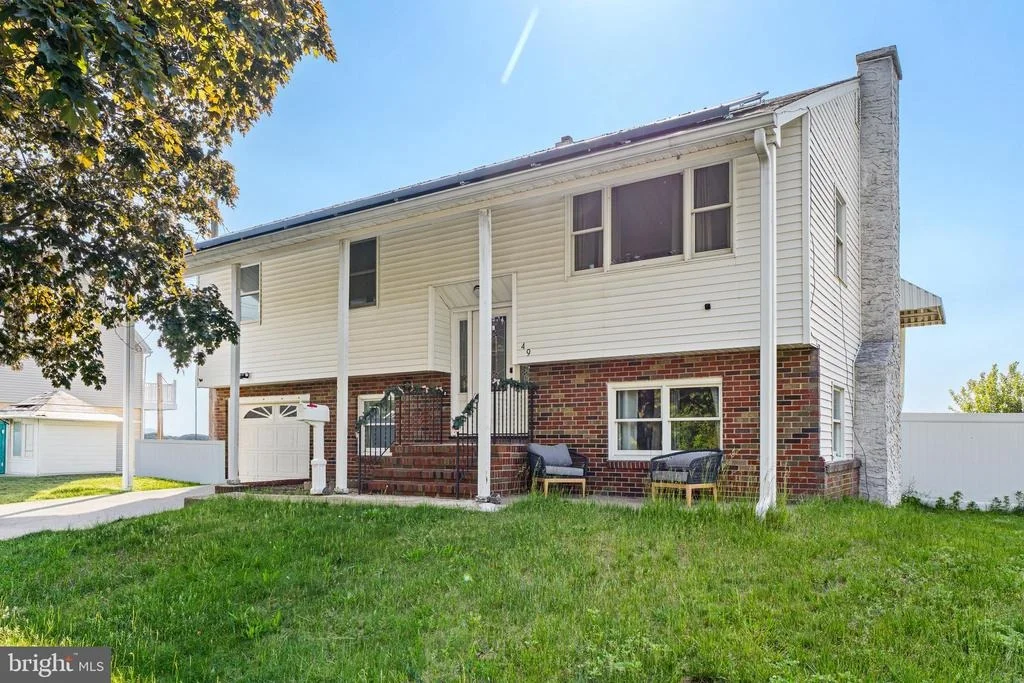 Photo of 49 DELAWARE DRIVE