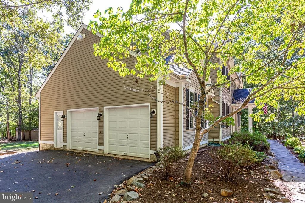 Photo of 10941 STONEBROOK DRIVE