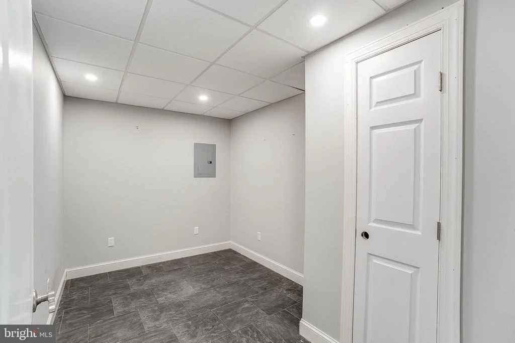 Photo of 33015 FOREST KNOLL DRIVE