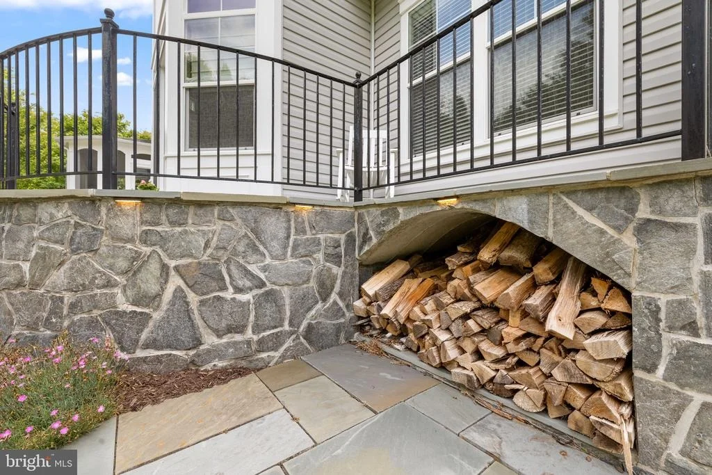 Photo of 8328 PINE KNOTT COURT