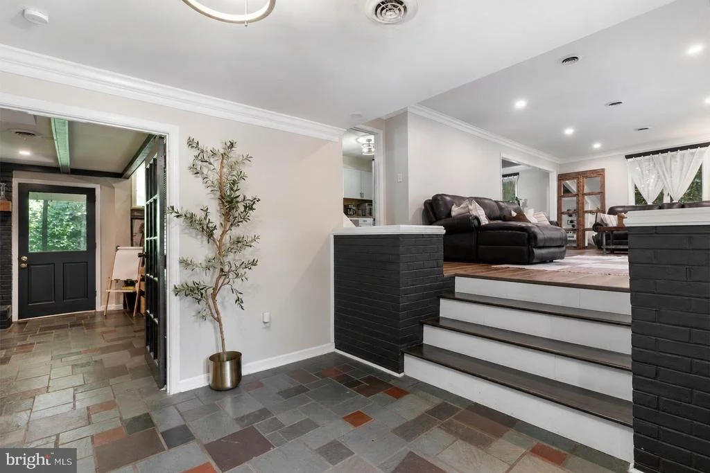 Photo of 547 BEECH DRIVE