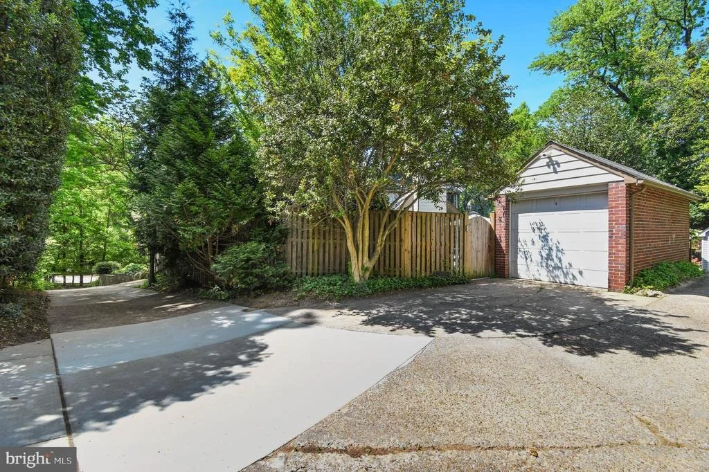 Photo of 7605 MAPLE AVENUE