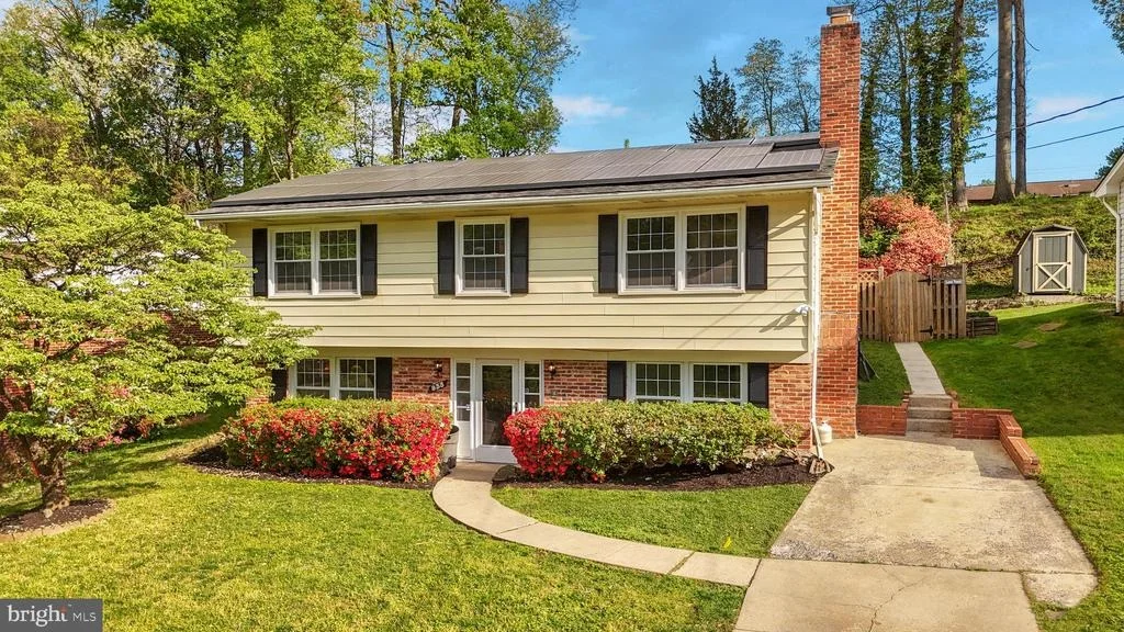 Photo of 833 LOXFORD TERRACE