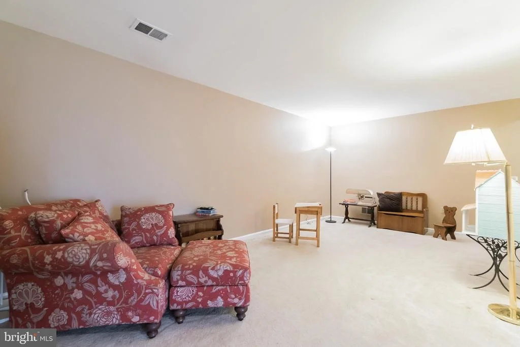 Photo of 8924 ROUNDLEAF WAY