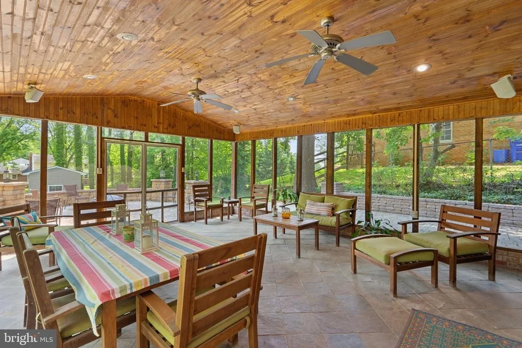 Photo of 4117 QUEEN MARY DRIVE