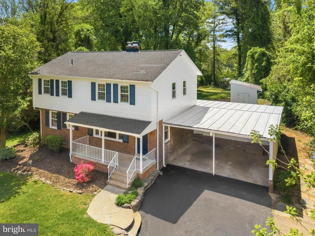 Photo of 10705 OAK PLACE