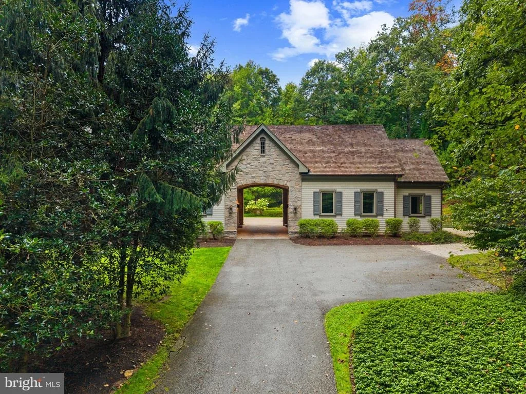 Photo of 3137 BLENDON ROAD