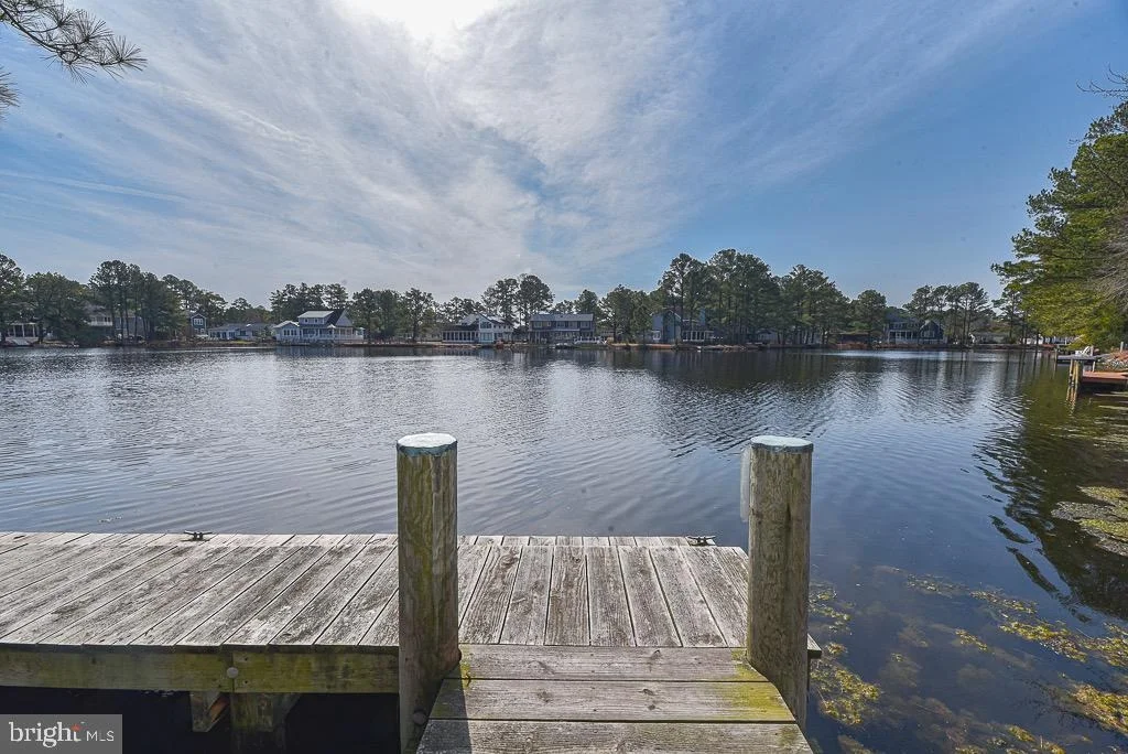 Photo of 956 LAKE VIEW DRIVE