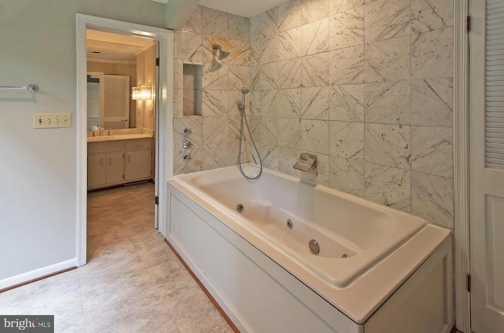 Photo of 7101 WOLF DEN ROAD
