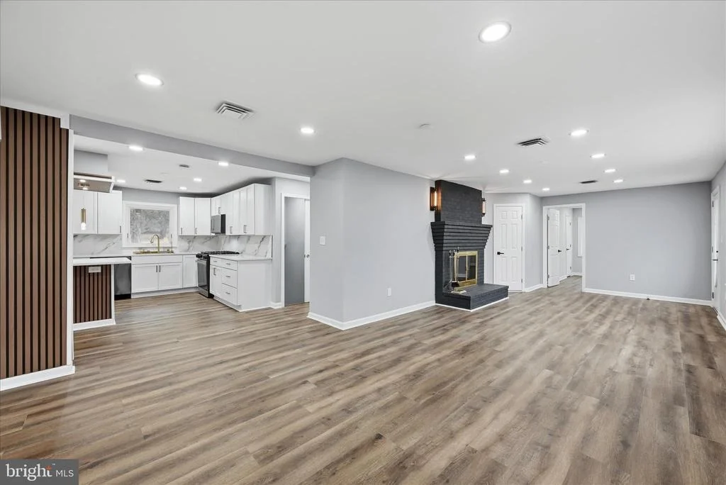 Photo of 2639 LOGMILL ROAD