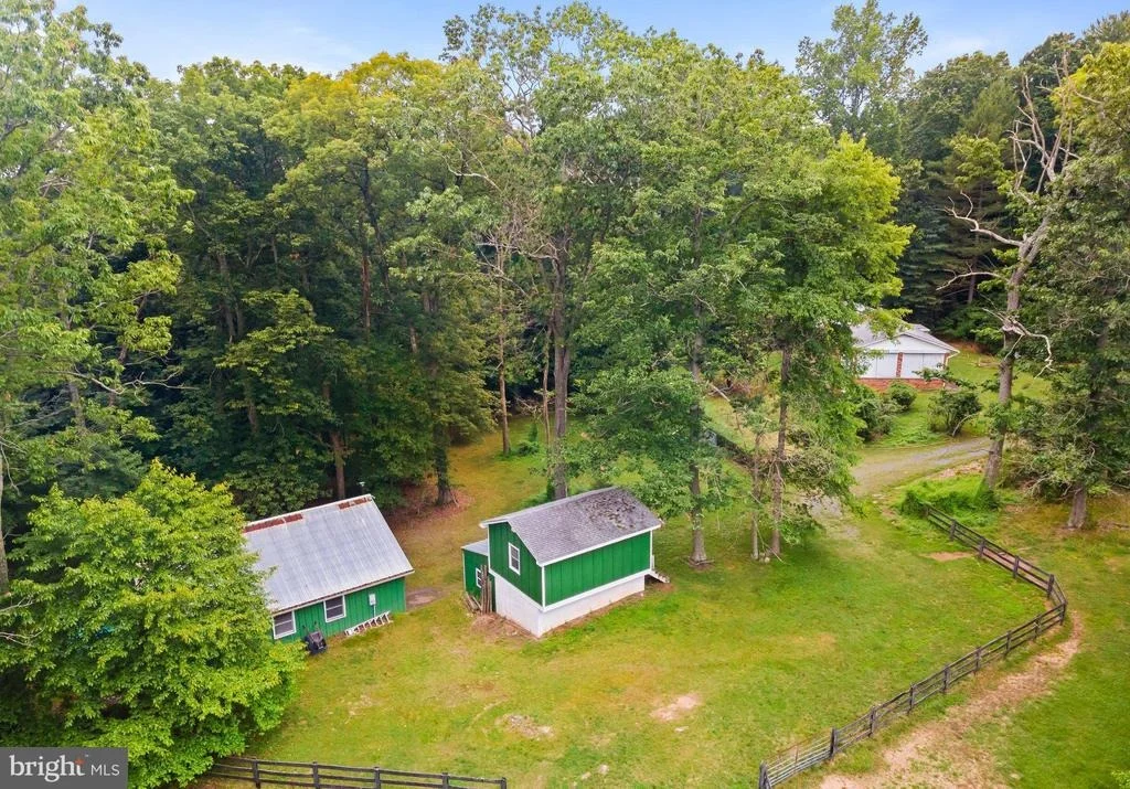 Photo of 6301 LEEDS MANOR