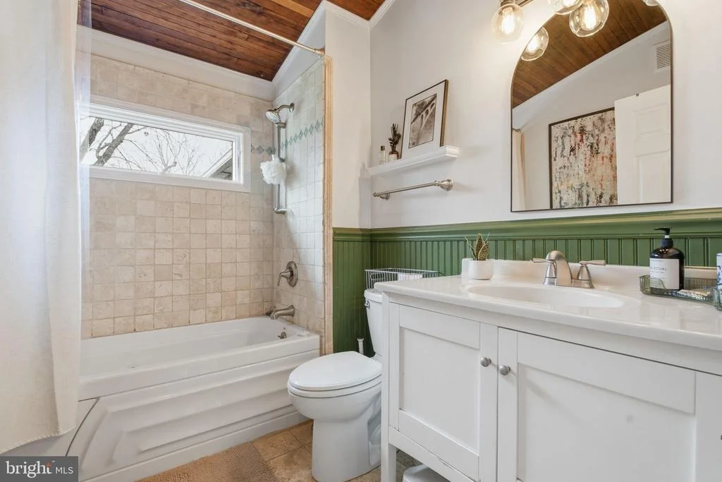 Photo of 1446 RIDGEWAY