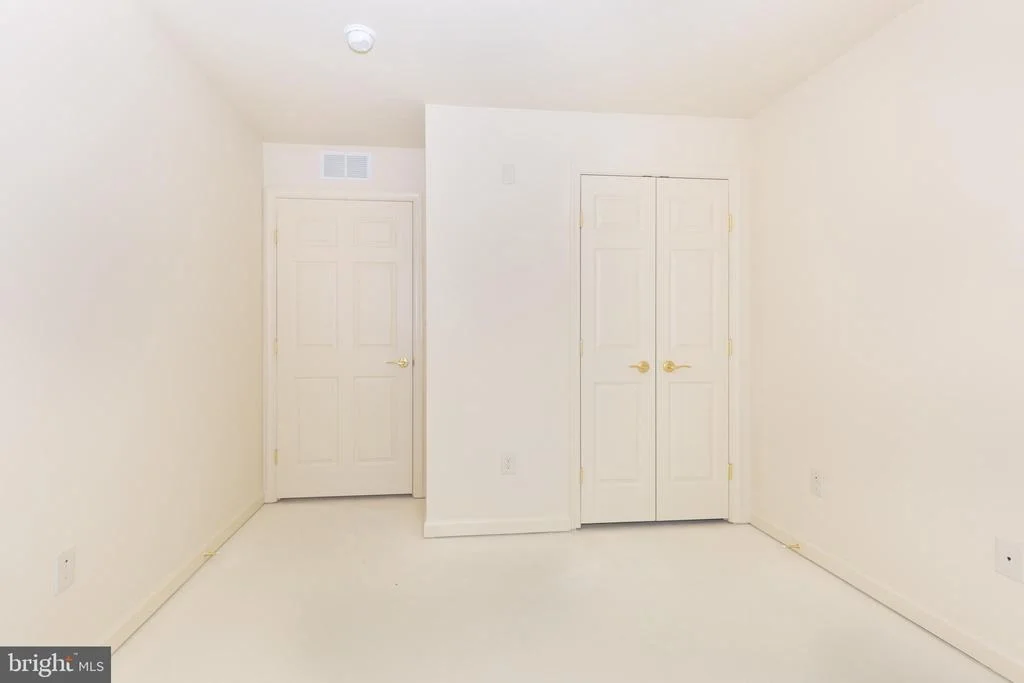 Photo of Unit 2D at 820 WEMBLEY DRIVE