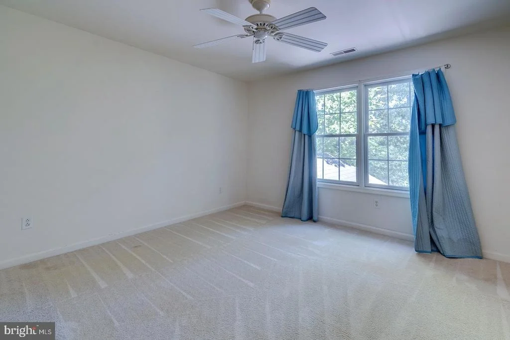 Photo of 142 W SHORE DRIVE