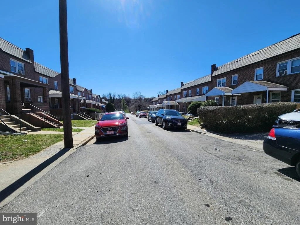 Photo of 321 MARTINGALE AVENUE