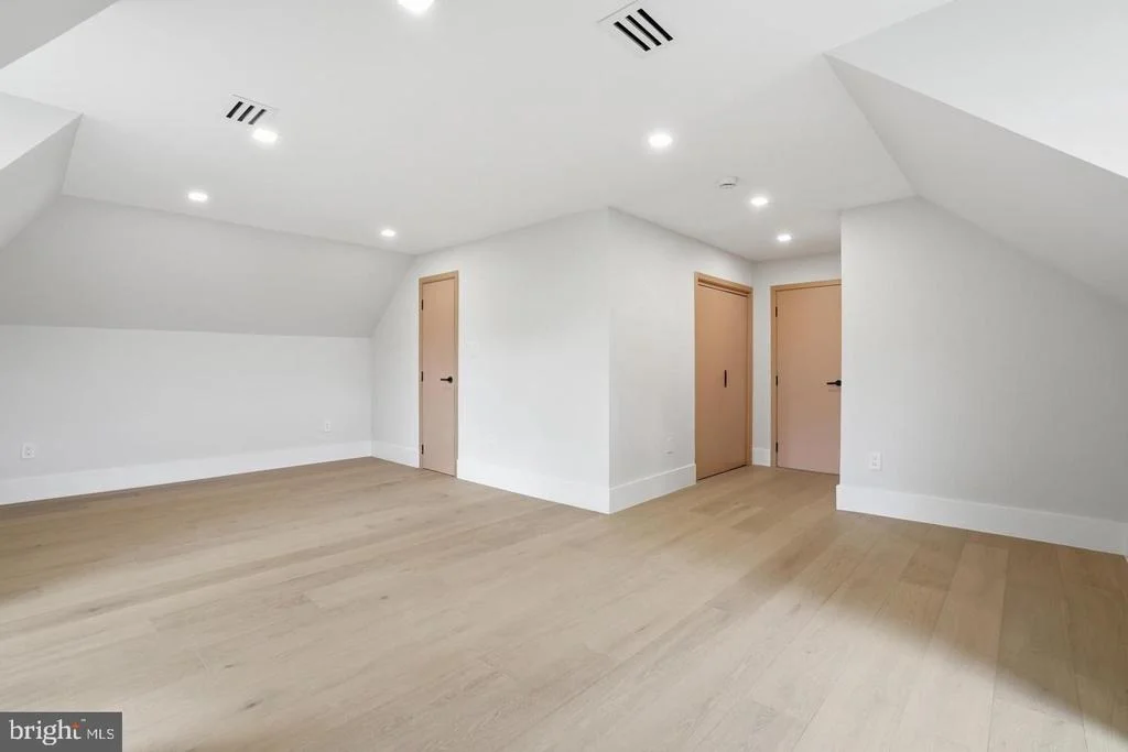 Photo of 1124 SAVILE LANE