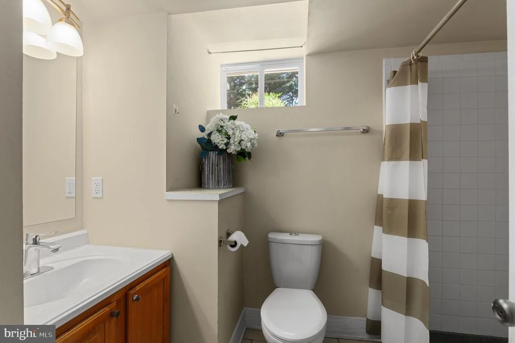 Photo of 100 HUNTCREST CIRCLE