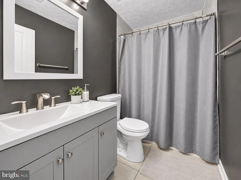 Photo of 5435 SIR DOUGLAS DRIVE