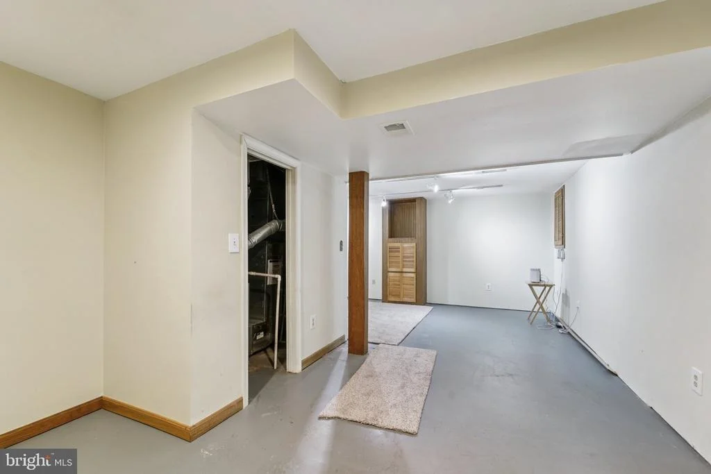 Photo of 216 BOOKHAM LANE