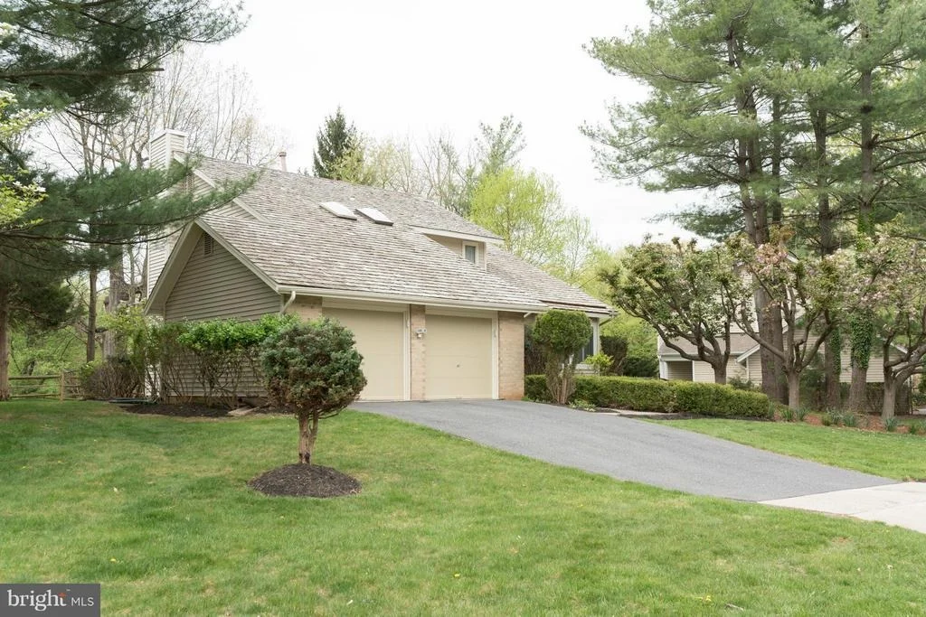 Photo of 11516 FLINTS GROVE LANE