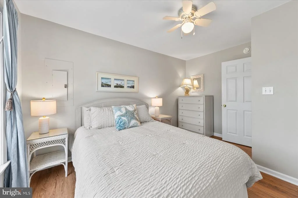 Photo of 530 CANDLELIGHT LANE