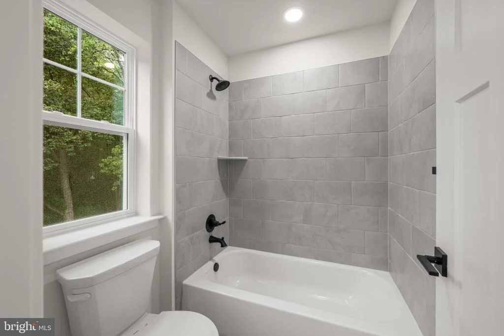 Photo of 2175 GLENCREST CIRCLE
