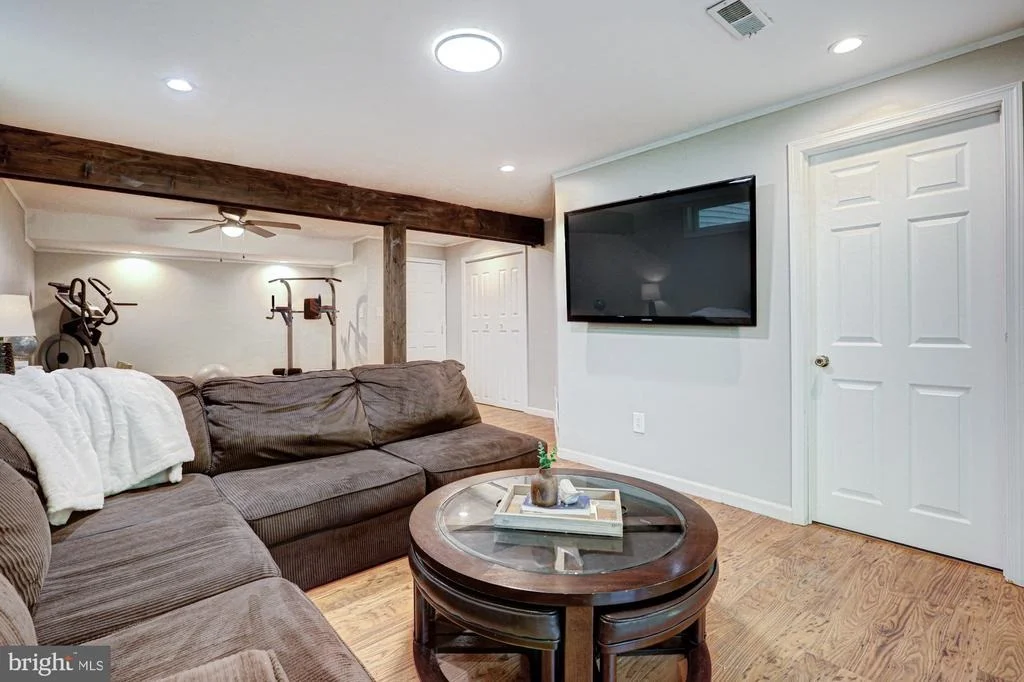 Photo of 119 N MEADOW DRIVE