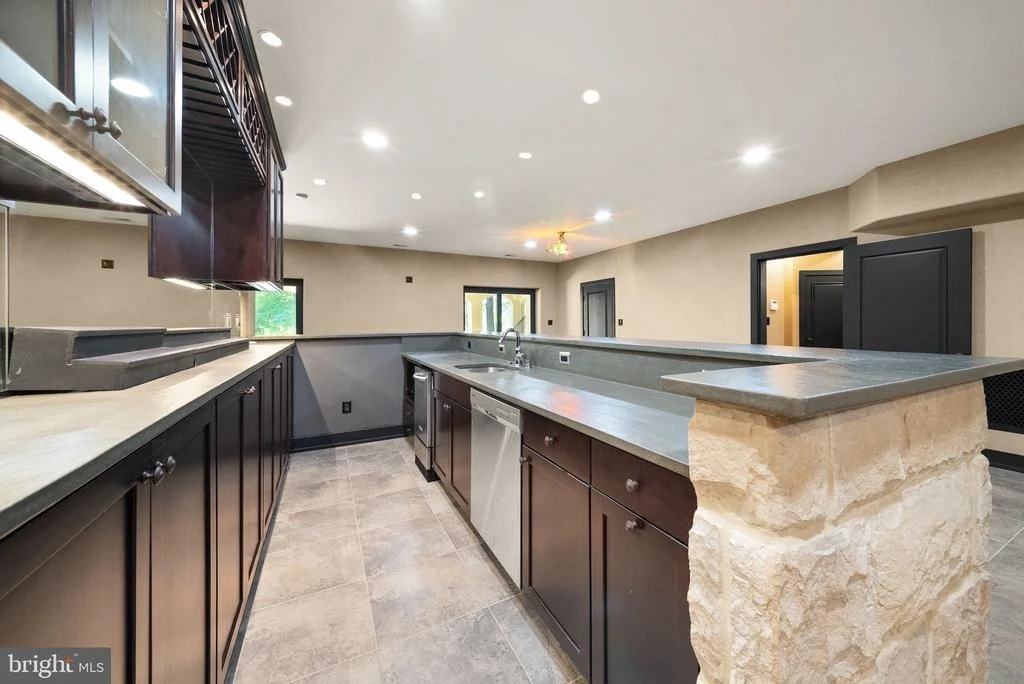 Photo of 8419 OVERLOOK STREET